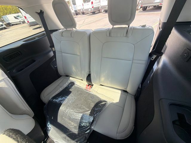 New 2027 Lincoln Aviator AWD w/ Jet Appearance Package image 22