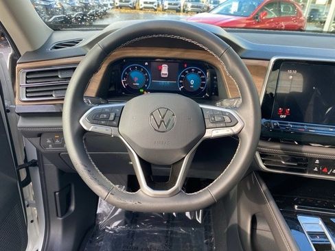 New 2026 Volkswagen Atlas SE image 28