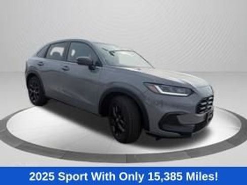 Used 2025 Honda HR-V Sport image 3