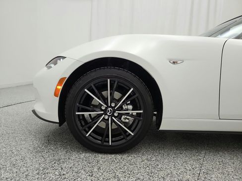Used 2024 MAZDA MX-5 Miata Grand Touring RWD image 16