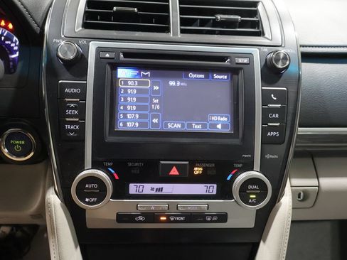 Used 2014 Toyota Camry XLE w/ Leather Package FWD image 26