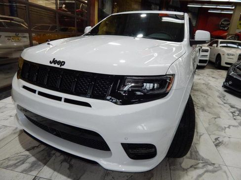 Used 2021 Jeep Grand Cherokee SRT w/ Trailer Tow Group IV image 4
