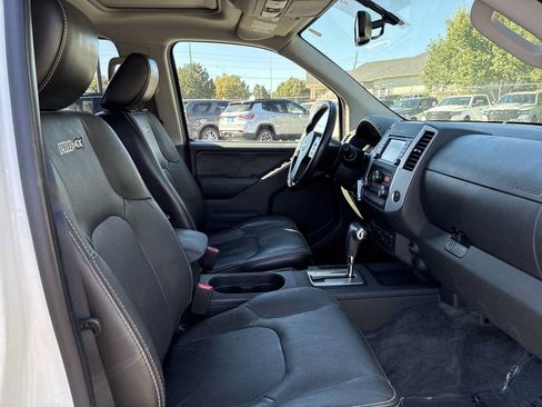 Used 2018 Nissan Frontier PRO-4X AWD/4WD image 25