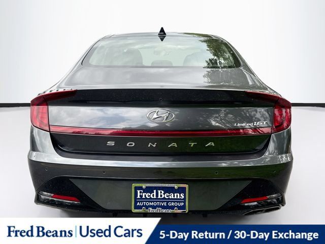 Used 2022 Hyundai Sonata Limited w/ Preferred Accessory Package FWD image 7