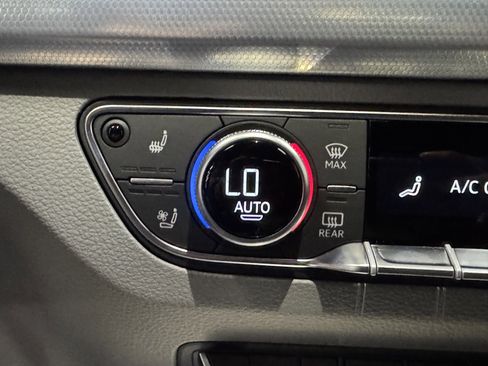 Used 2025 Audi Q5 Prestige w/ Prestige Package image 31