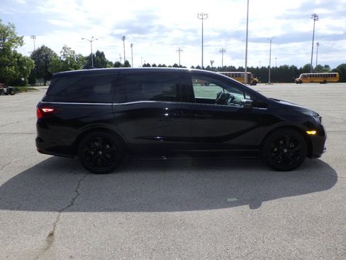 Used 2023 Honda Odyssey Sport image 6