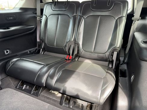 Used 2021 Jeep Grand Cherokee L Limited w/ Luxury Tech Group II image 11