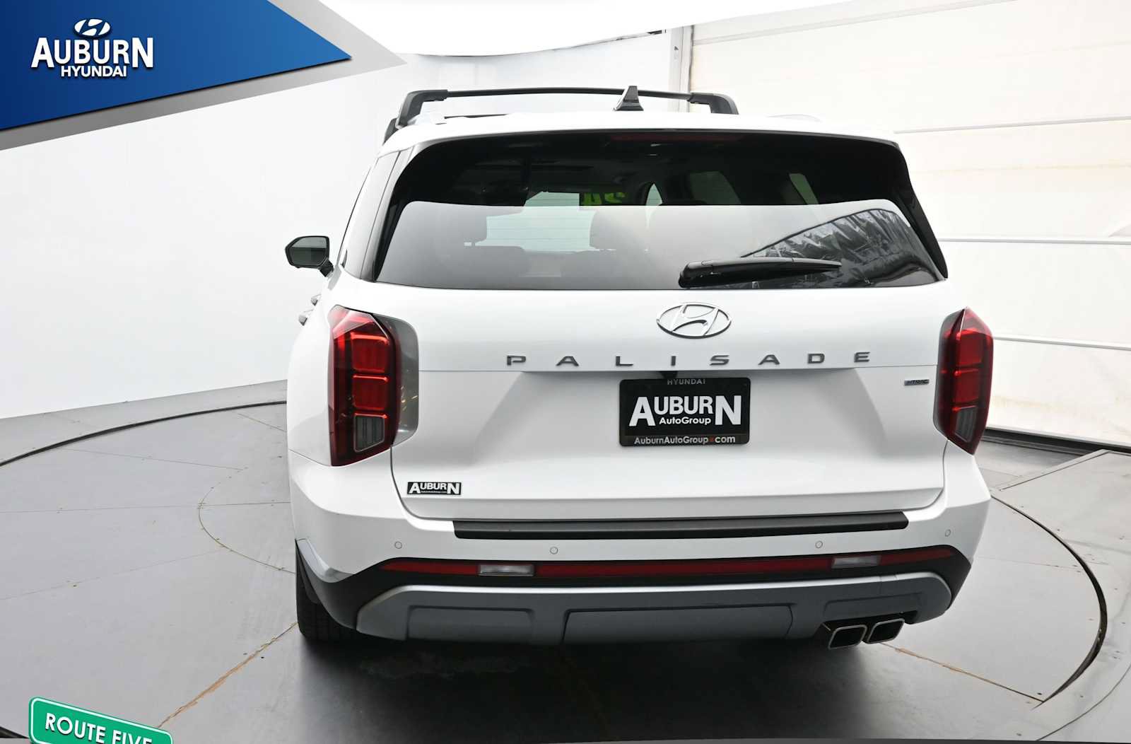Certified 2024 Hyundai Palisade Limited AWD/4WD image 3