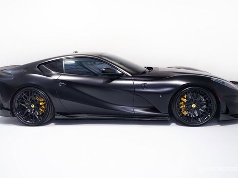 Used 2019 Ferrari 812 Superfast image 4
