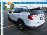 Used 2024 GMC Terrain SLT image 5