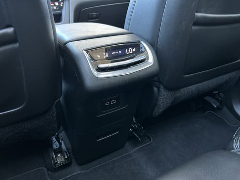 Used 2024 Cadillac XT6 Premium Luxury image 18