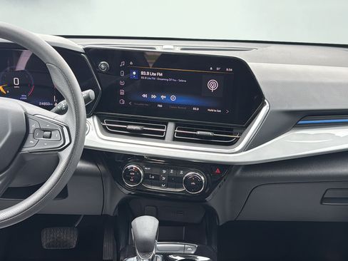 Used 2024 Chevrolet Trax LT FWD image 18