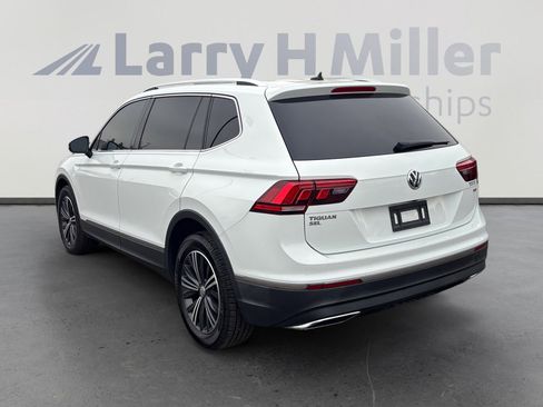 Used 2018 Volkswagen Tiguan SEL image 3