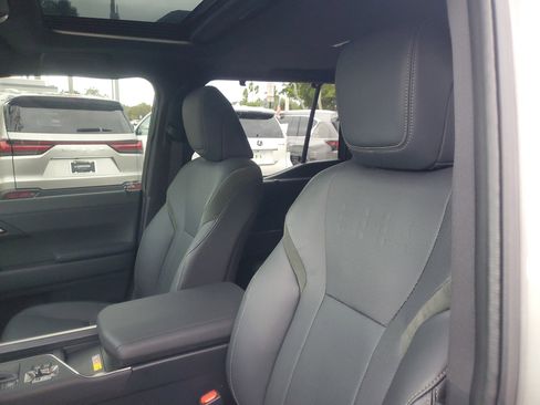 Certified 2024 Lexus GX 550 image 16