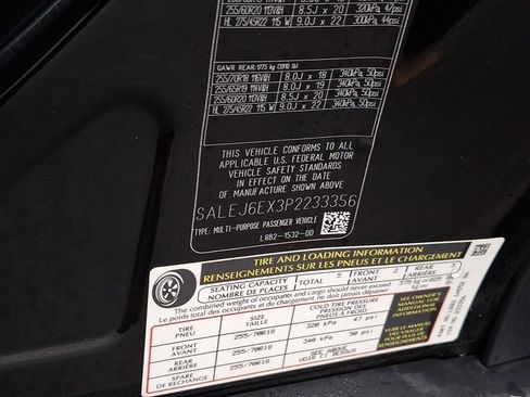 Used 2023 Land Rover Defender 90 S image 27