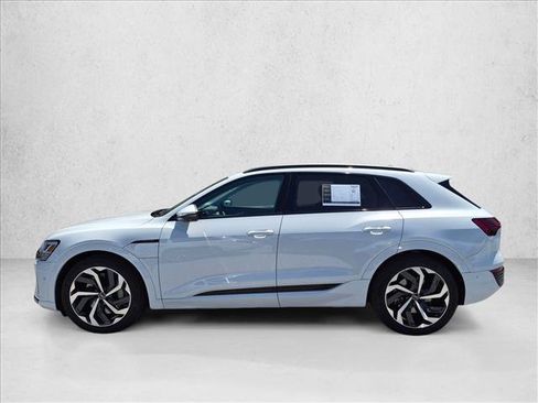 Certified 2024 Audi Q8 e-tron Premium Plus w/ Premium Plus Package AWD/4WD image 9
