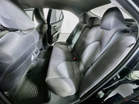 Used 2020 Toyota Camry LE FWD image 16
