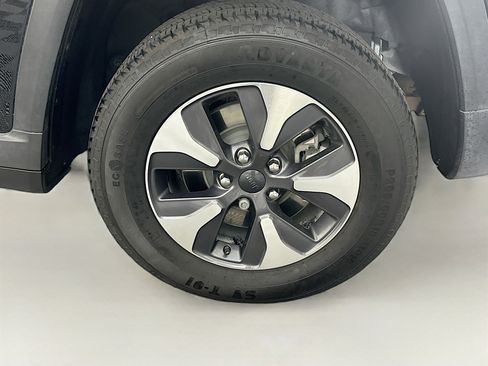 Used 2022 Jeep Grand Cherokee Limited 4xe image 11