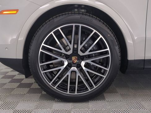 New 2026 Porsche Cayenne E-Hybrid Coupe AWD/4WD image 10