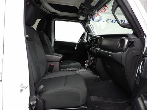 Used 2021 Jeep Gladiator Sport AWD/4WD image 30