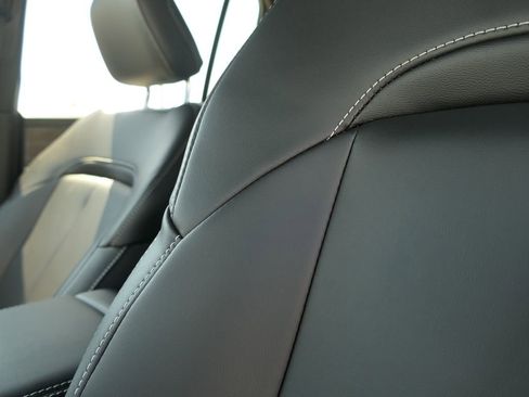 New 2025 Jeep Grand Cherokee Limited w/ Black Appearance Package image 8