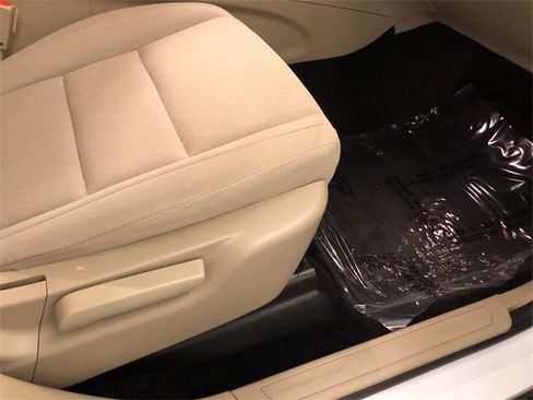 Used 2018 Jeep Grand Cherokee Laredo image 30