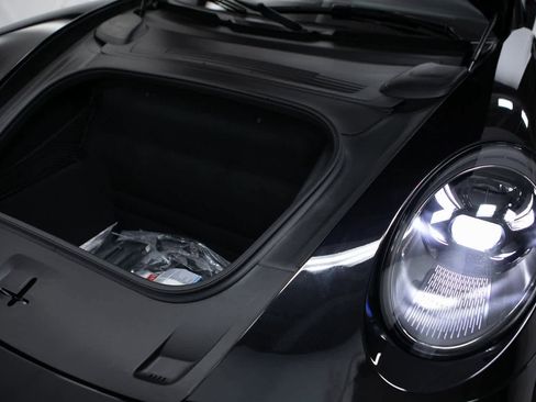 Certified 2023 Porsche 911 50th Anniversary Edition image 32