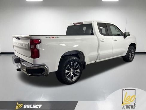 Used 2023 Chevrolet Silverado 1500 LT AWD/4WD image 6