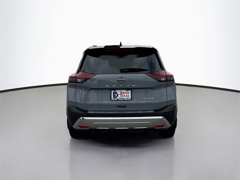 Used 2022 Nissan Rogue Platinum w/ Head-Up Display Package image 6