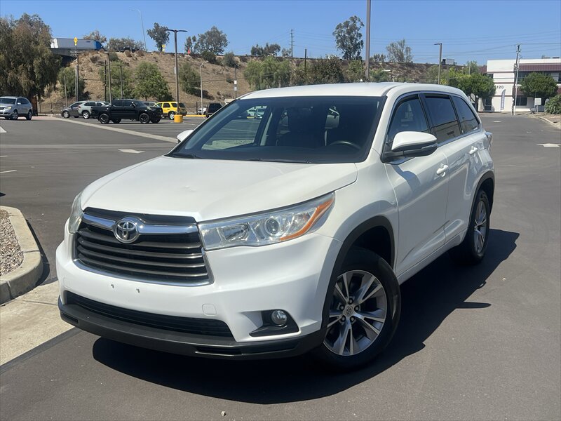 Used 2014 Toyota Highlander Plus FWD image 8