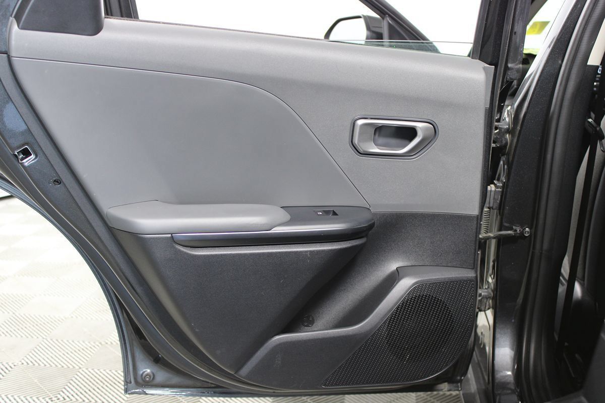 Used 2025 Kia K4 FWD image 21