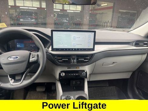 Certified 2024 Ford Escape SE FWD image 12