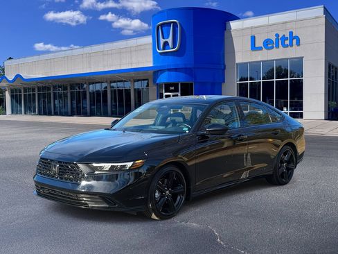 Used 2025 Honda Accord Sport image 1