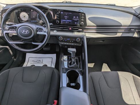 Used 2021 Hyundai Elantra SEL w/ Convenience Package FWD image 14
