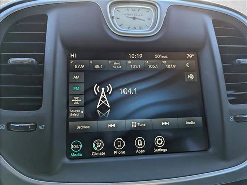 Used 2023 Chrysler 300 Touring w/ Sport Appearance Package image 15