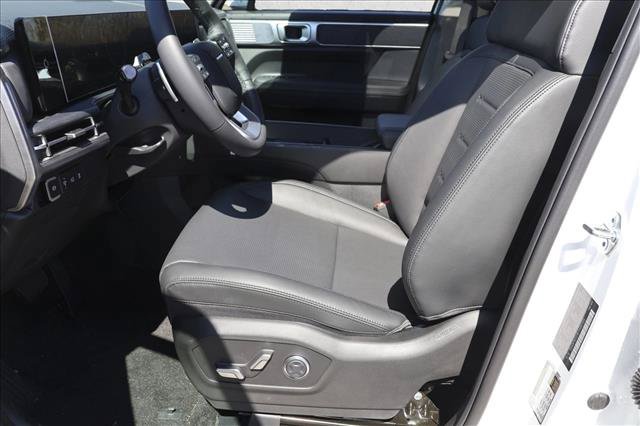 Certified 2026 Hyundai Santa Fe Limited AWD/4WD image 11