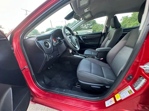 Used 2018 Toyota Corolla LE w/ LE Premium Package FWD image 11