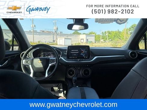 Used 2023 Chevrolet Blazer Premier FWD image 27