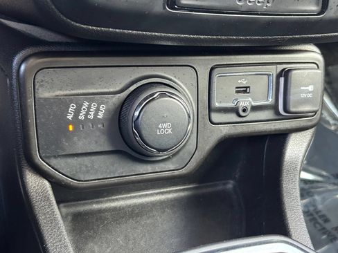 Used 2020 Jeep Renegade Sport AWD/4WD image 18
