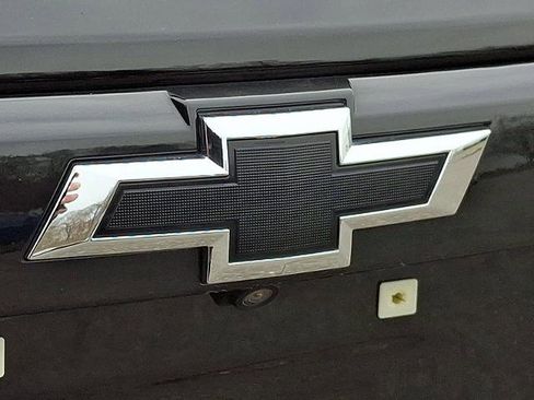 Used 2022 Chevrolet Trax LT w/ Midnight Edition image 29