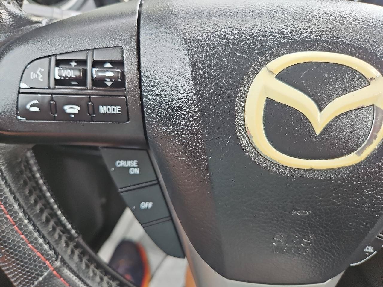 Used 2012 MAZDA MAZDA3 i Touring FWD image 25