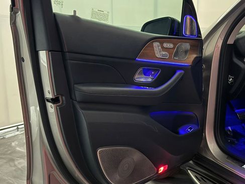 Used 2023 Mercedes-Benz GLS 450 4MATIC image 17