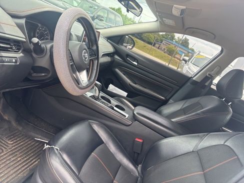Used 2019 Nissan Altima 2.5 SR FWD image 16