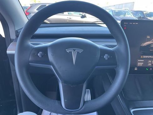 Used 2023 Tesla Model Y Performance image 10