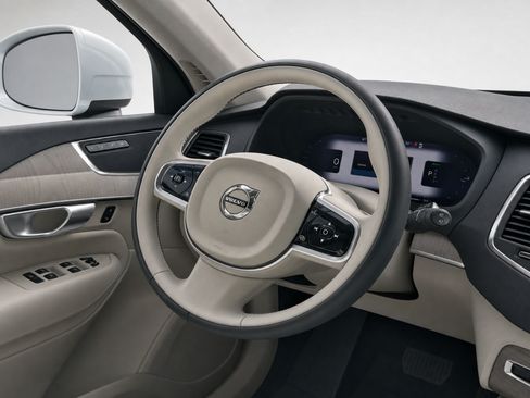 Certified 2025 Volvo XC90 T8 Core w/ Protection Package AWD/4WD image 20
