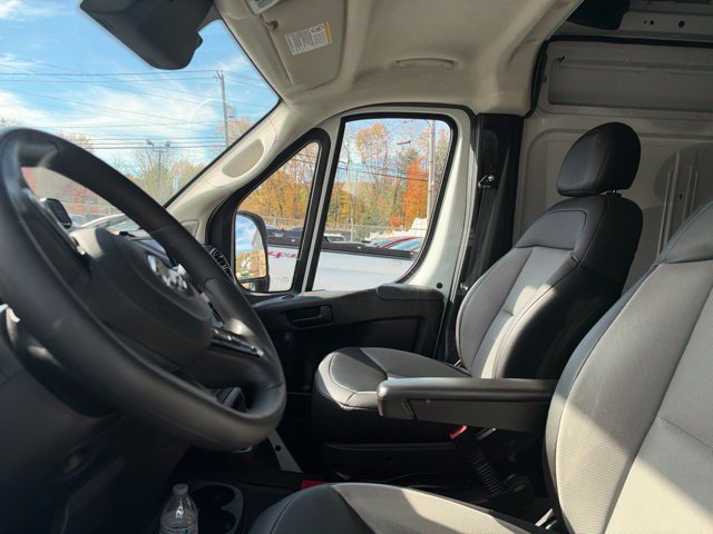 Used 2025 RAM ProMaster 2500 w/ Convenience Group FWD image 16
