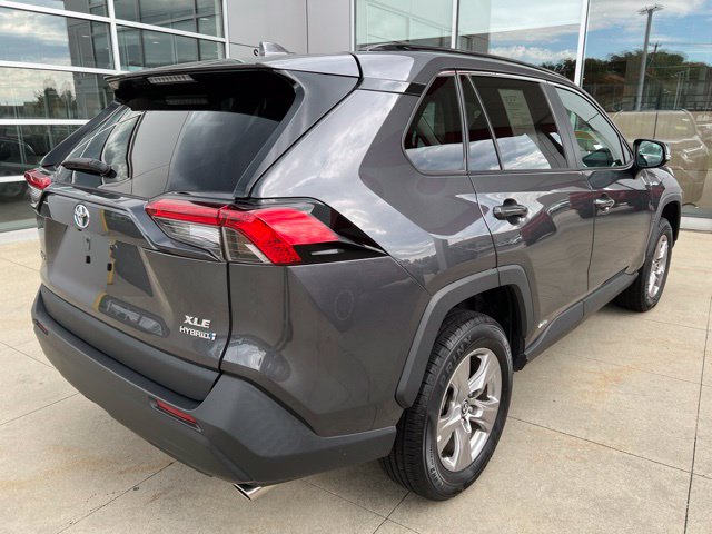 Used 2024 Toyota RAV4 XLE w/ Convenience Package AWD/4WD image 8