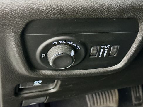 Used 2024 Jeep Grand Cherokee L Laredo image 17