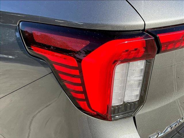 Used 2025 Ford Explorer Platinum RWD image 29