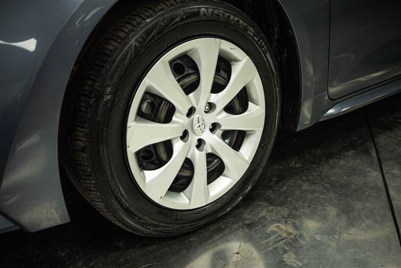 Used 2024 Toyota Corolla LE FWD image 3